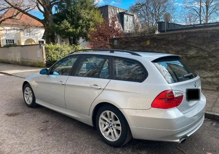 BMW 318I