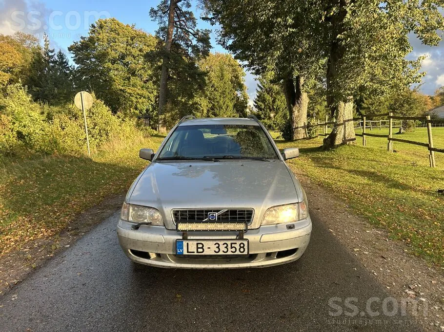 Volvo V40