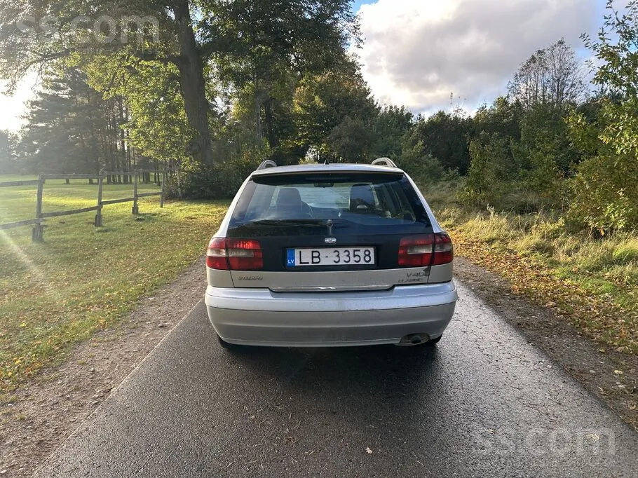 Volvo V40 2004 photo 3