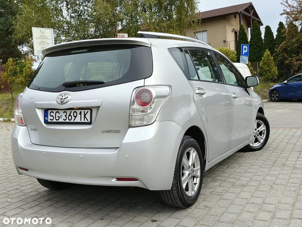 Toyota Verso 2009 photo 2