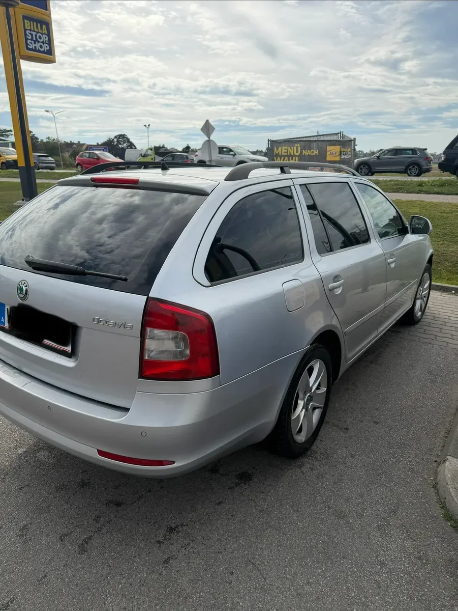 Skoda Octavia 2012 photo 3