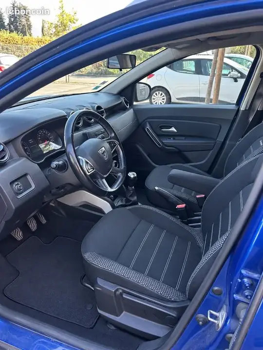 Dacia Duster 2021 photo 2