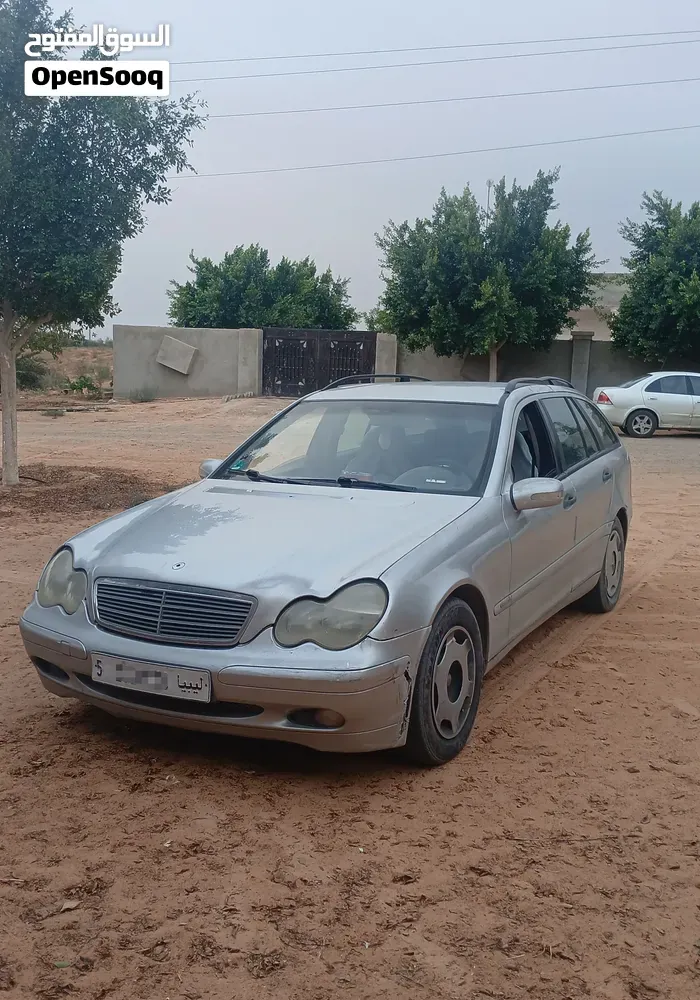 Mercedes-Benz C-Class 2004 photo 3