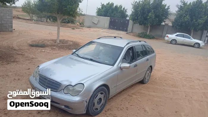 Mercedes-Benz C-Class 2004 photo 4
