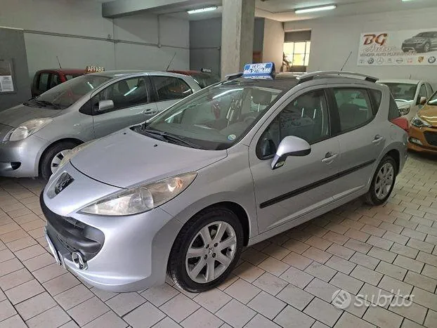 Peugeot 207 2008 photo 3