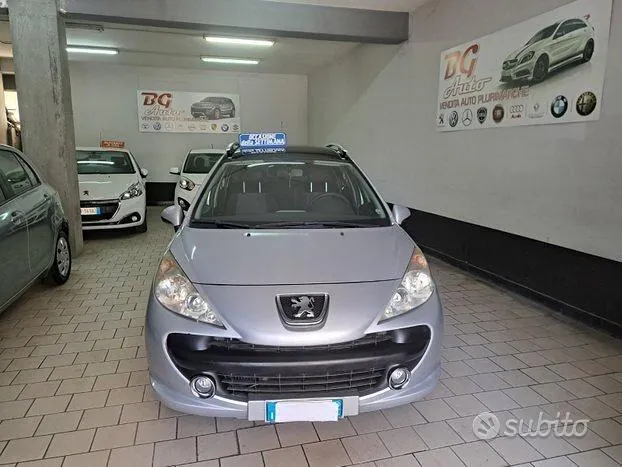 Peugeot 207 2008 photo 2