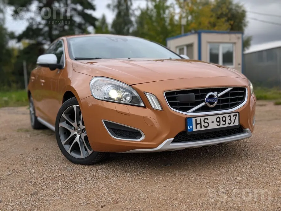 Volvo S60 2010 photo 2