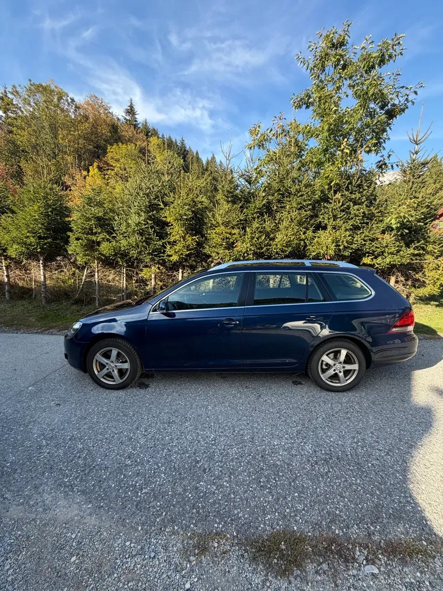 Volkswagen Golf 2011 photo 2