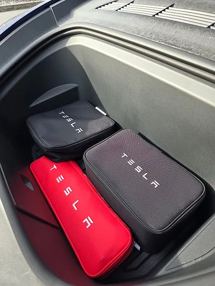 Tesla Model Y 2024 photo 2