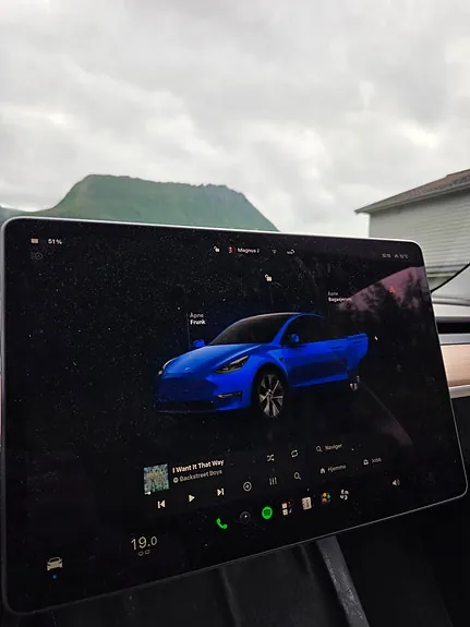 Tesla Model Y 2024 photo 5
