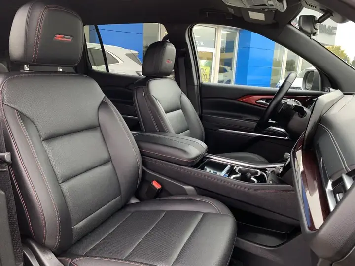 Chevrolet Traverse 2025 photo 2