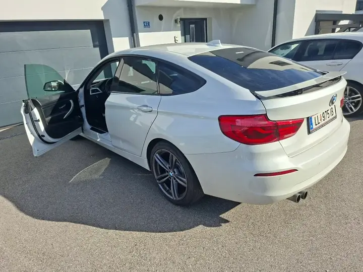 BMW 3 Series 2016 photo 2