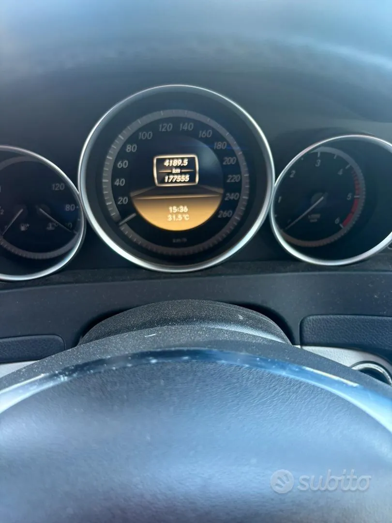 Mercedes-Benz C 220 2012 photo 2