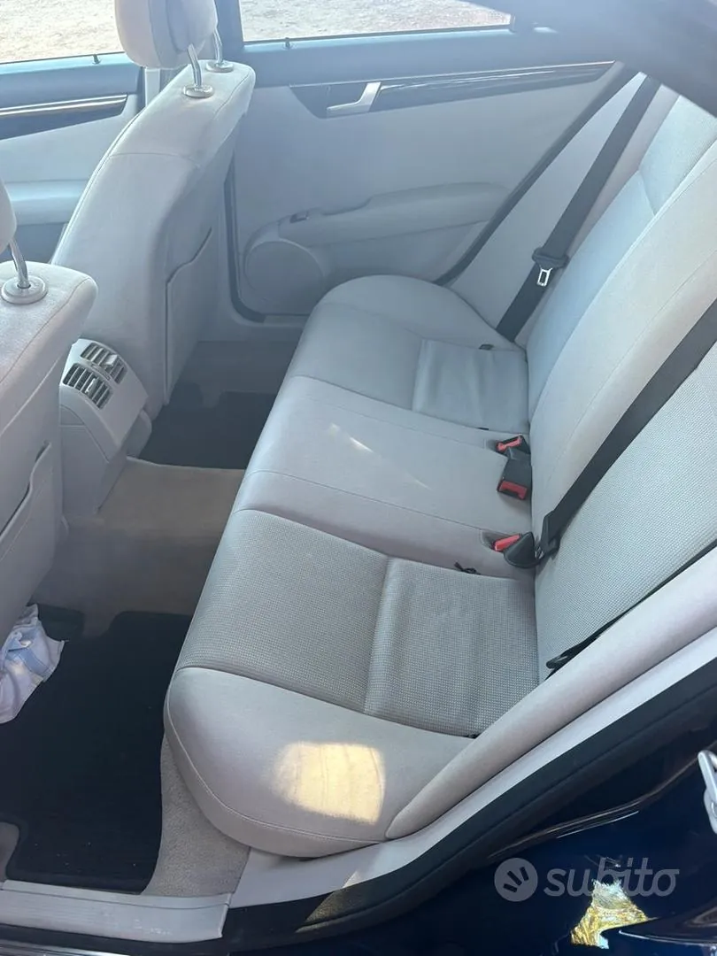 Mercedes-Benz C 220 2012 photo 3