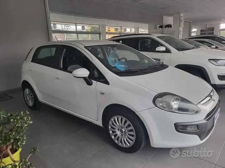 Fiat Punto Evo 2011 photo 2