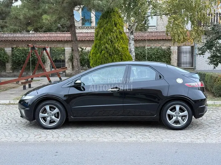Honda Civic 2011 photo 2