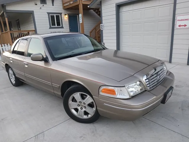 Ford Crown Victoria