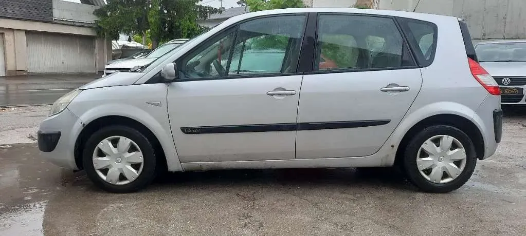 Renault Scenic 2006 photo 2