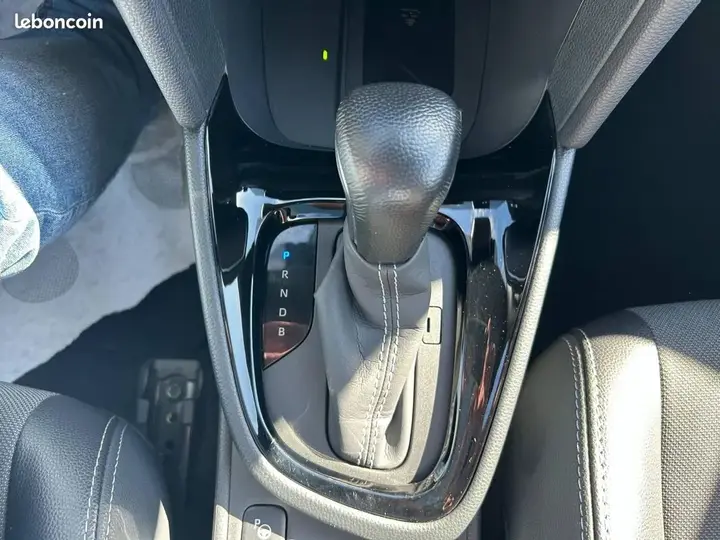 Toyota Yaris Cross 2025 photo 3