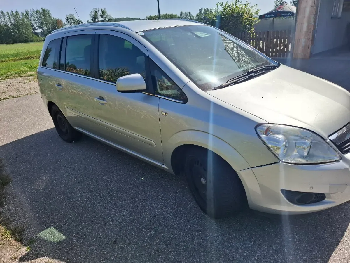 Opel Zafira 2014 photo 3