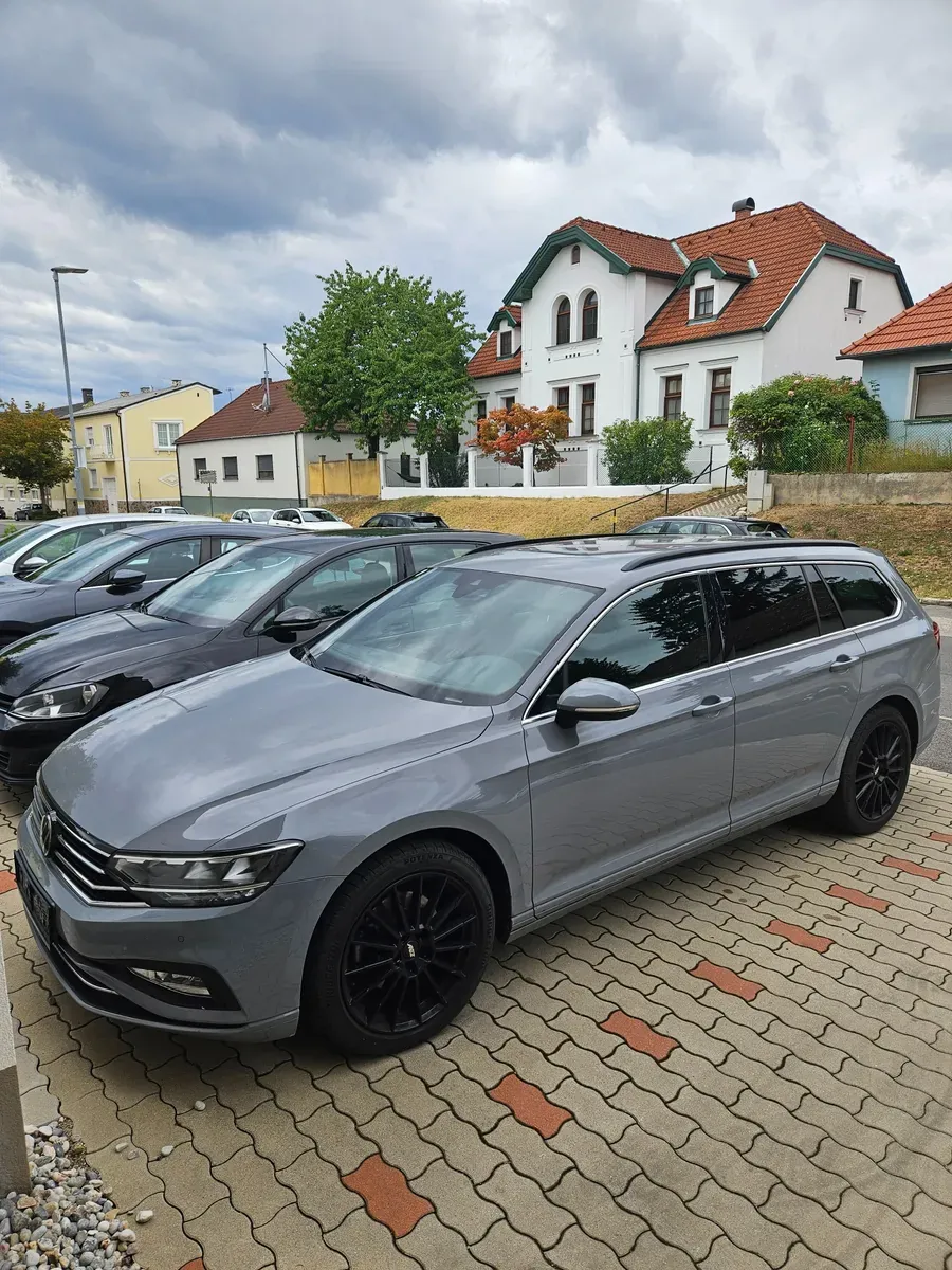 Volkswagen Passat 2023 photo 3