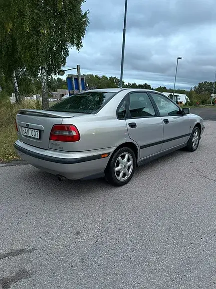 Volvo S40 1998 photo 3