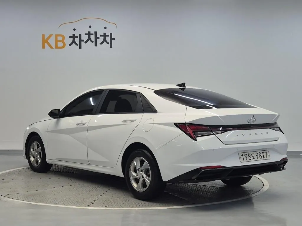Hyundai Avante 2022 photo 2