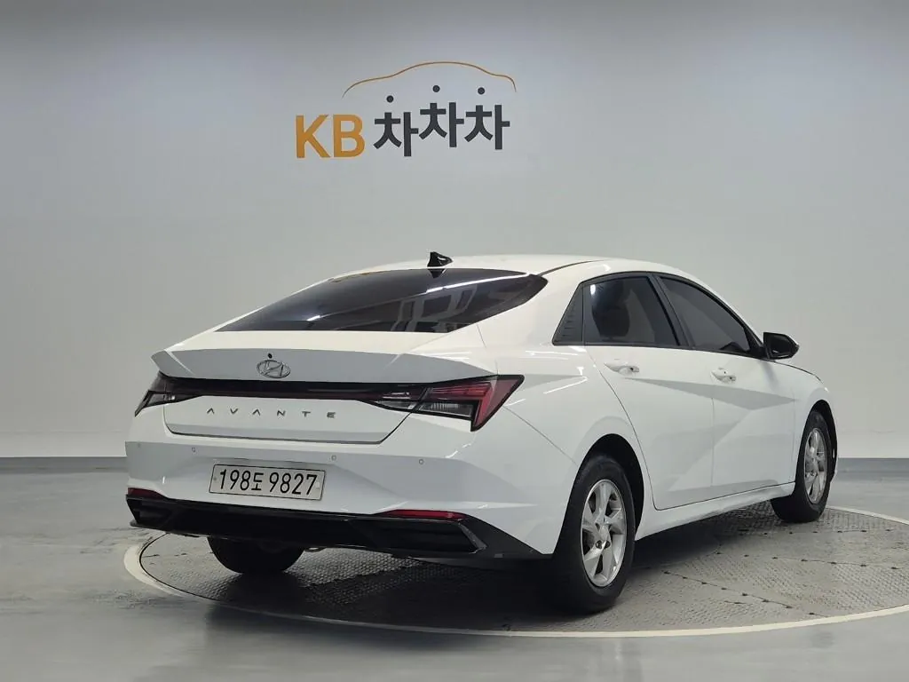 Hyundai Avante 2022 photo 3