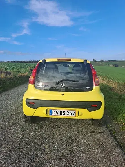 Peugeot 107 2008 photo 4