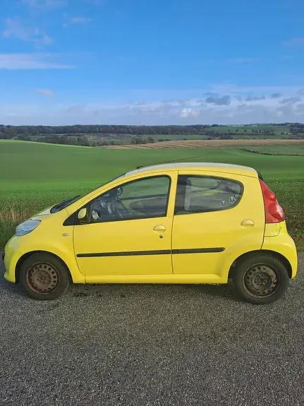 Peugeot 107 2008 photo 2