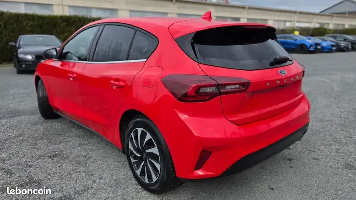 Ford Focus 2023 photo 3
