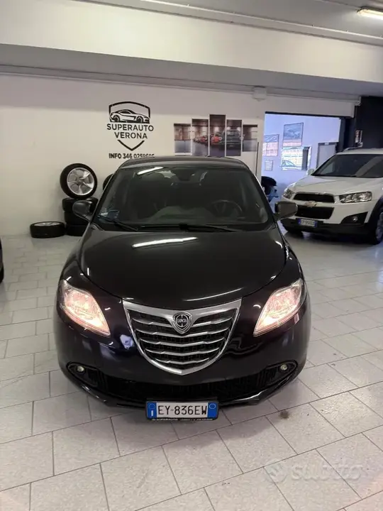 Lancia Ypsilon 2015 photo 2