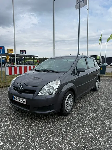 Toyota Corolla Verso 2009 photo 2