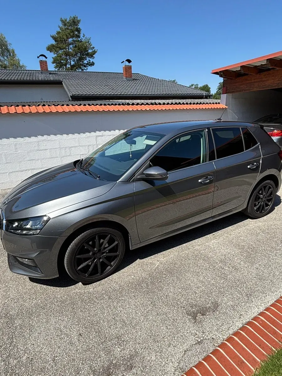 Skoda Fabia 2022 photo 2