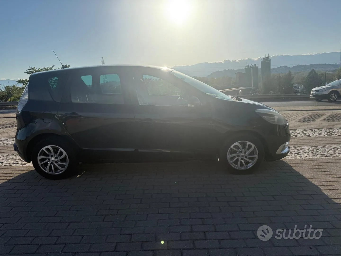 Renault Scenic 2013 photo 4