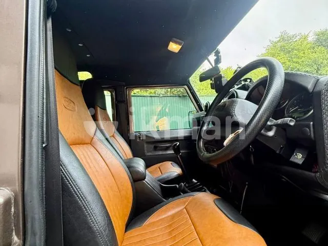 Land Rover Defender 1980 photo 3