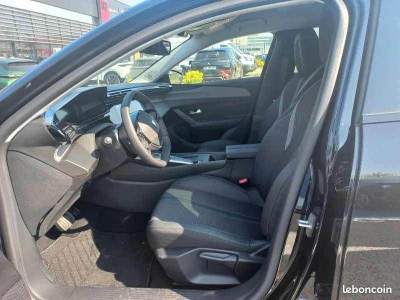 Peugeot 308 2025 photo 2
