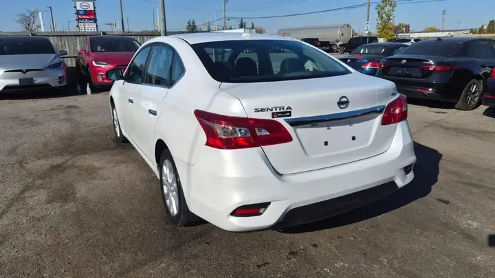 Nissan Sentra 2018 photo 3