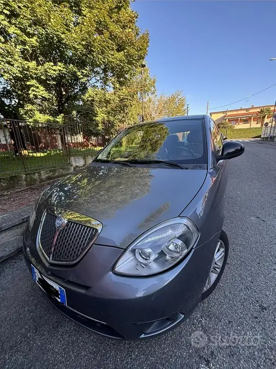 Lancia Ypsilon