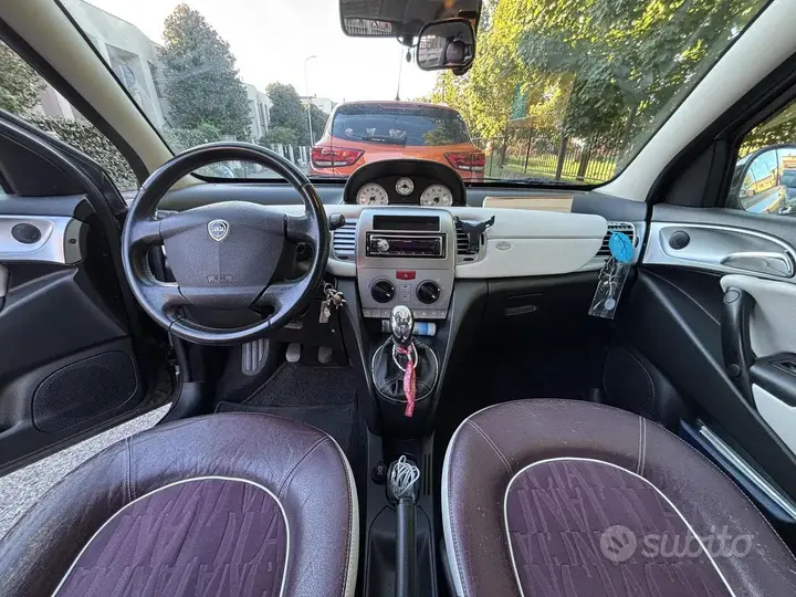 Lancia Ypsilon 2011 photo 4