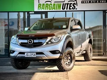 Mazda Bt-50 2016 photo 3