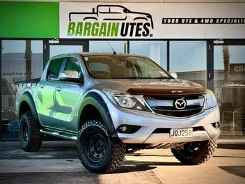 Mazda Bt-50 2016 photo 2