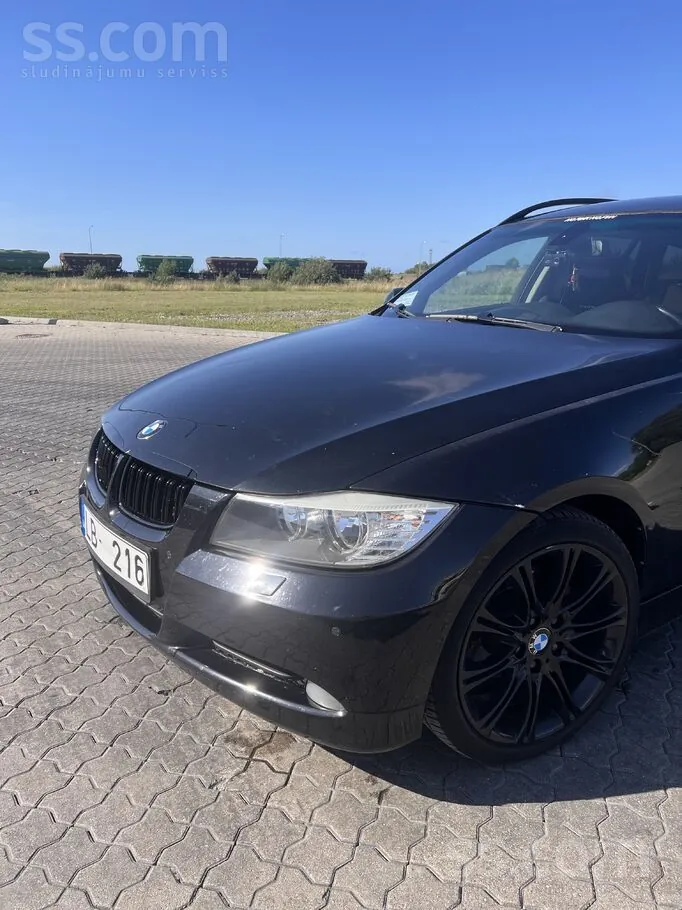 BMW 320 2005 photo 2