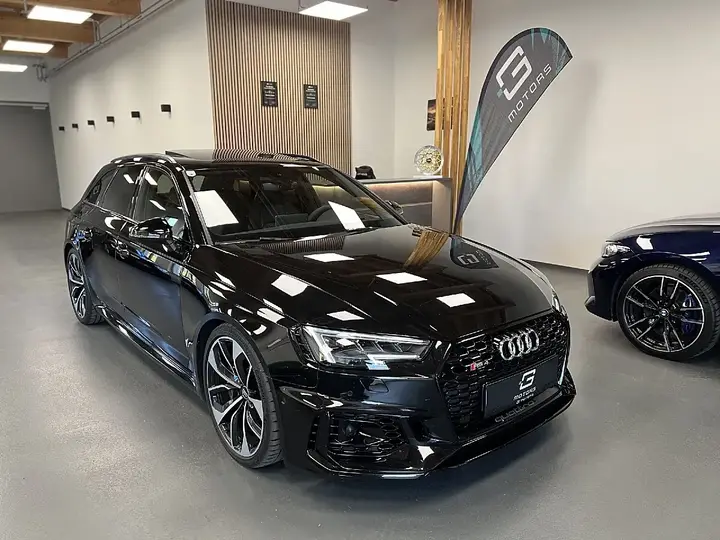 Audi A4 2018 photo 2