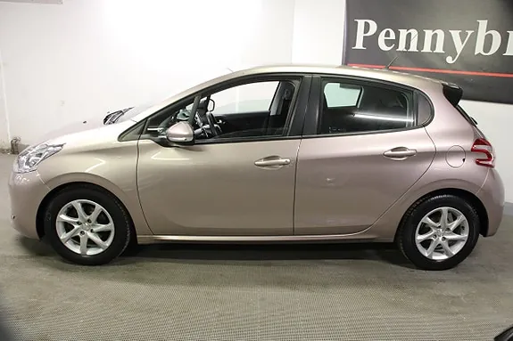 Peugeot 208 2013 photo 4