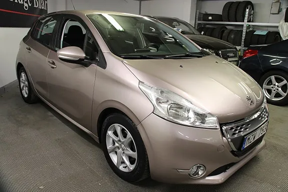 Peugeot 208 2013 photo 3