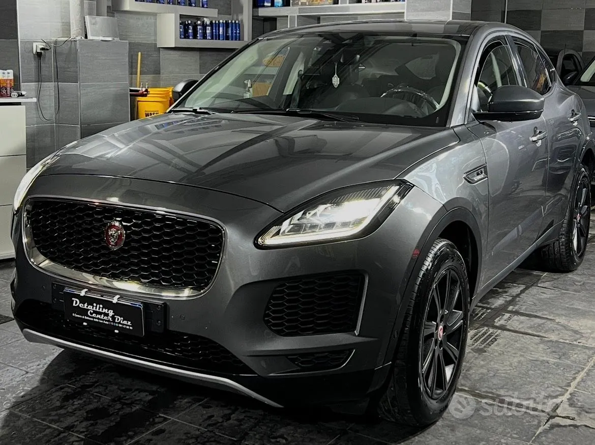 Jaguar E-Pace 2018 photo 4