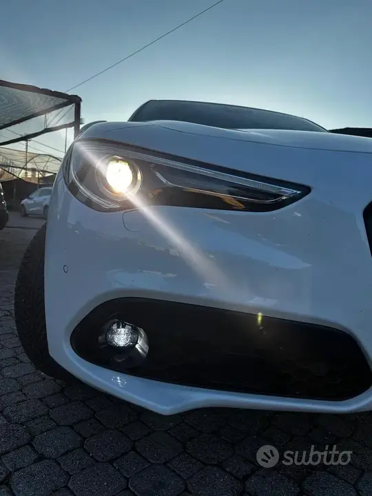 Alfa Romeo Stelvio 2018 photo 2