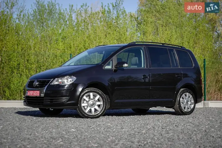 Volkswagen Touran 2009 photo 3