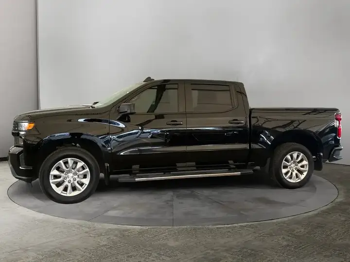 Chevrolet Silverado 1500 2021 photo 2
